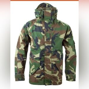 Military Cold Weather Rain Parka Jacket, Mens Woodland Camo, Size Medium